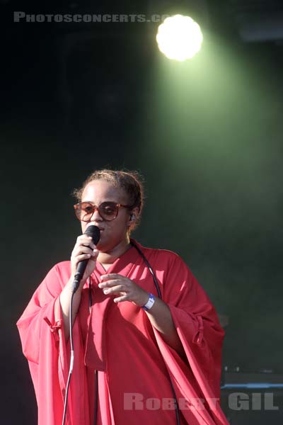 SEINABO SEY - 2015-08-30 - SAINT CLOUD - Domaine National - Scene de l'Industrie - 